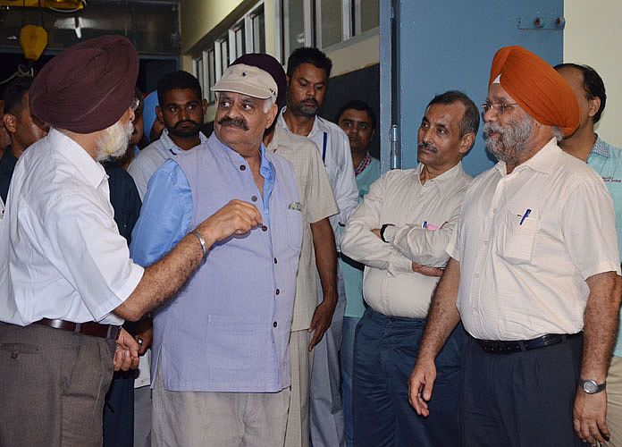 Sh. VP Singh Badnore, Governor of Punjab visited Dairy Farm, College of fisheries, Poultry Farm and Veterinary Hospital along with Dr Amarjit Singh Nanda, Vice-Chancellor and officers of Varsity on 21st Sept. 2016